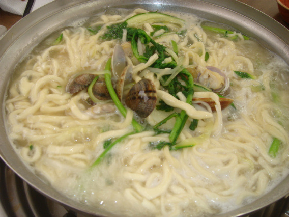 전통궁중칼국수 이미지